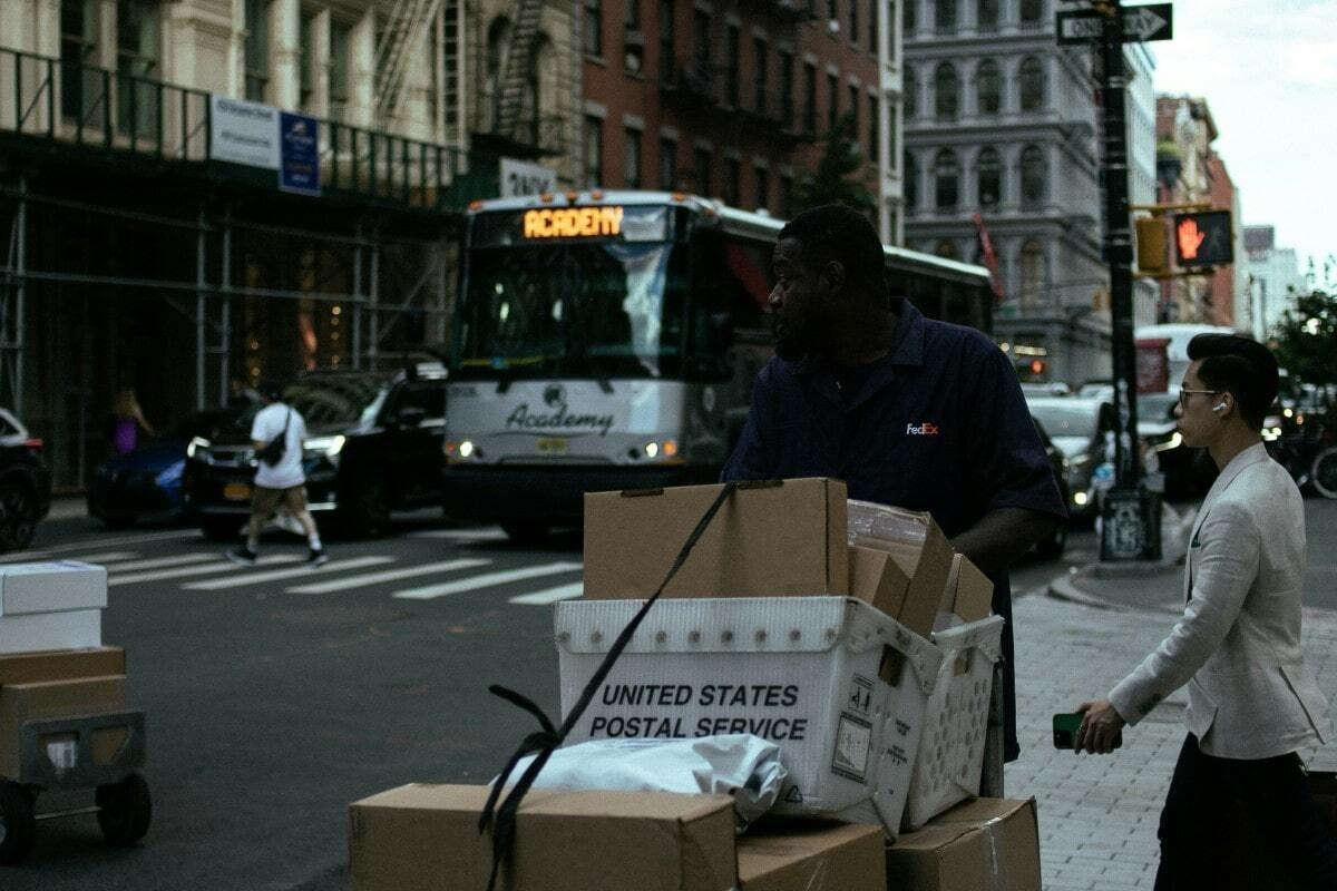 Lower East Side Letdowns: Why Residents Can’t Rely on Package Deliveries Alone