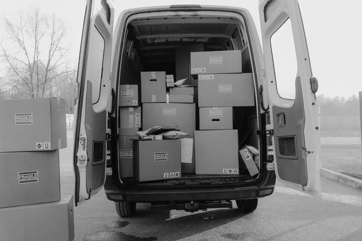 Avoiding Package Delivery hassles in Grant Park, Chicago with Delivery Amigo