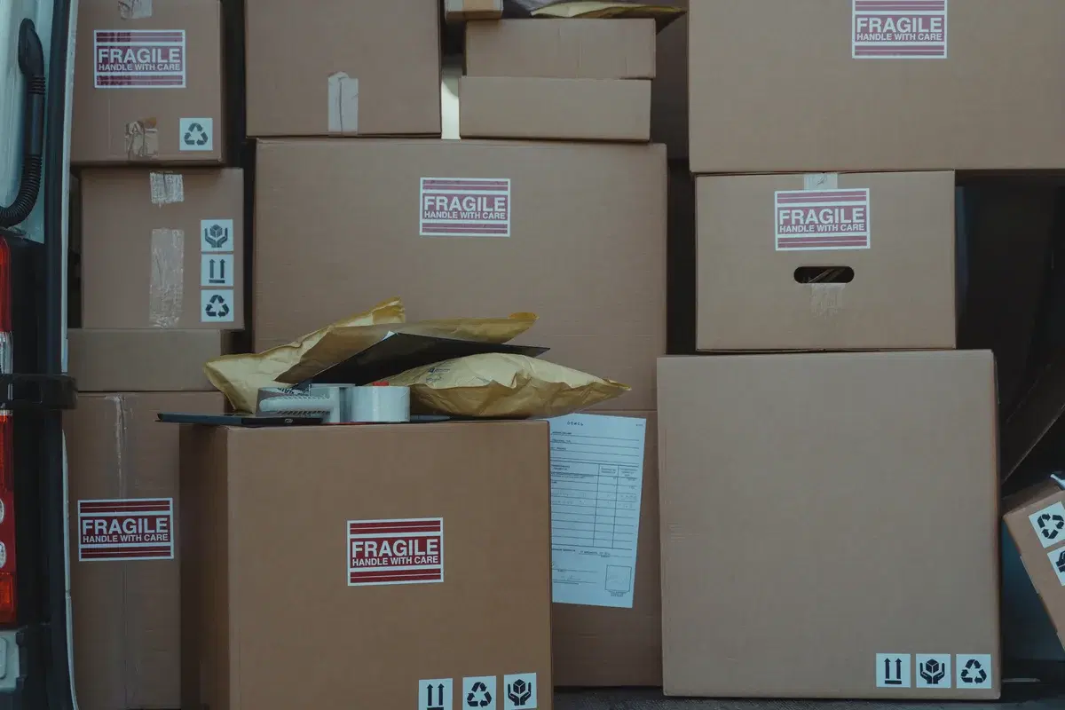 Competent solutions by Delivery Amigo to evade Package theft in North End, Boston