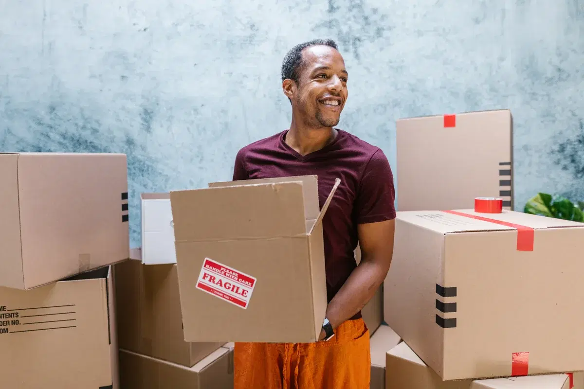 Managing online packages effectively with Delivery Amigo Package Receiving and Package Acceptance Services
